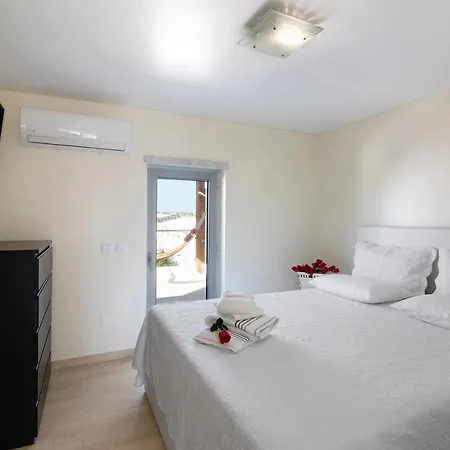 Numar X Holiday home *